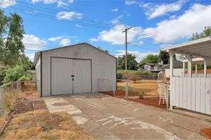 2665 E St, Springfield, OR 97477 - Photo 25