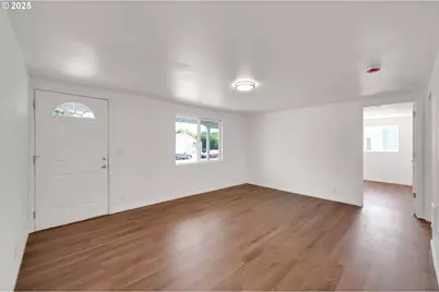 2665 E St, Springfield, OR 97477 - Photo 5