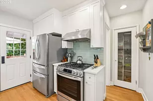 2747 NW Raleigh St, Portland, OR 97210 - Photo 13
