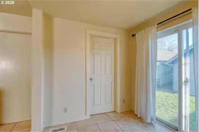 120 SE 7th St, Pendleton, OR 97801 - Photo 17