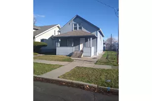 120 SE 7th St, Pendleton, OR 97801 - Photo 1