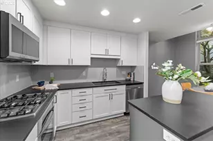 6273 NE Carillion Dr, Hillsboro, OR 97124 - Photo 9