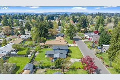 948 NE Queens Ln, Hillsboro, OR 97124 - Photo 43