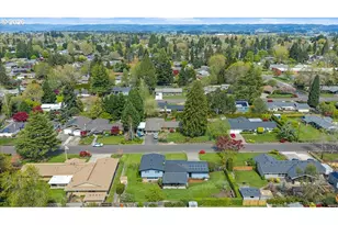 948 NE Queens Ln, Hillsboro, OR 97124 - Photo 45