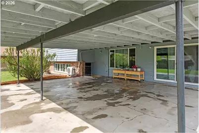 948 NE Queens Ln, Hillsboro, OR 97124 - Photo 35