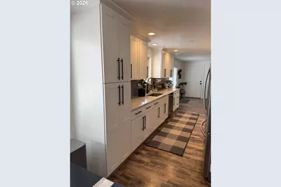 6974 Glacier Dr, Springfield, OR 97478 - Photo 5