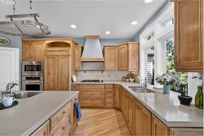 9105 NW Fullner Ct, Portland, OR 97229 - Photo 11