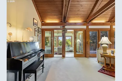6019 SW Woods Ct, Portland, OR 97221 - Photo 7