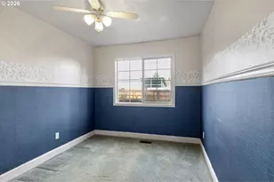 1666 W Myrtle Ave, Roseburg, OR 97471 - Photo 19