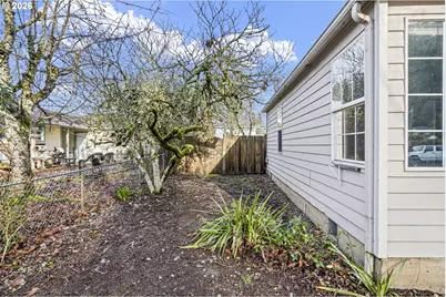 1666 W Myrtle Ave, Roseburg, OR 97471 - Photo 31