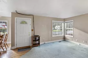 1666 W Myrtle Ave, Roseburg, OR 97471 - Photo 7