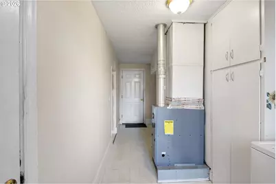 1666 W Myrtle Ave, Roseburg, OR 97471 - Photo 15