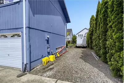 854 NE 16th Ave, Canby, OR 97013 - Photo 29