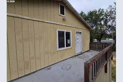 119 Pleasant Ave, Roseburg, OR 97470 - Photo 5