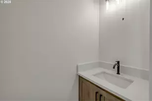 1099 SE Windsong Dr, Cascade Locks, OR 97014 - Photo 9