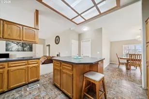 609 NE South Shore Rd, Portland, OR 97211 - Photo 17