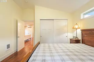 20298 Poe Sholes Dr, Bend, OR 97703 - Photo 15