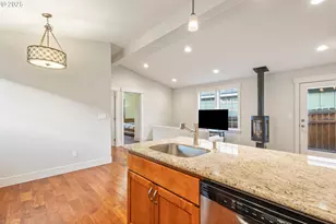 20298 Poe Sholes Dr, Bend, OR 97703 - Photo 11