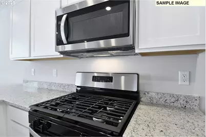 1171 Parkside Ave, Woodburn, OR 97071 - Photo 9