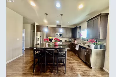 277 SW Mt Rainier St, McMinnville, OR 97128 - Photo 13