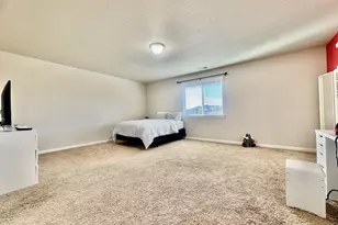 277 SW Mount Rainier St, McMinnville, OR 97128 - Photo 23