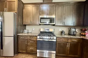 277 SW Mount Rainier St, McMinnville, OR 97128 - Photo 15