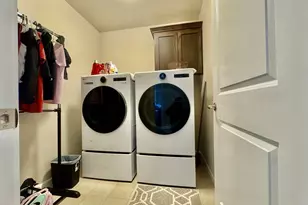 277 SW Mount Rainier St, McMinnville, OR 97128 - Photo 35