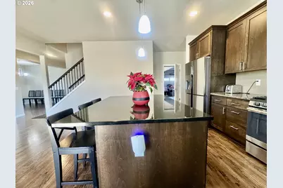 277 SW Mt Rainier St, McMinnville, OR 97128 - Photo 17