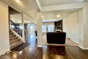 277 SW Mount Rainier St, McMinnville, OR 97128 - Photo 9