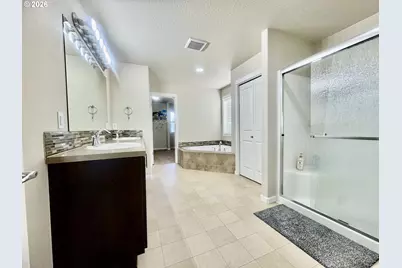 277 SW Mt Rainier St, McMinnville, OR 97128 - Photo 25