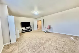 277 SW Mount Rainier St, McMinnville, OR 97128 - Photo 29