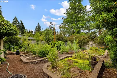 1949 Graham Dr, Eugene, OR 97405 - Photo 45