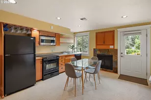 1949 Graham Dr, Eugene, OR 97405 - Photo 39