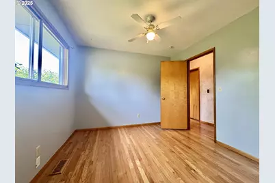 3602 NE 134th Ave, Portland, OR 97230 - Photo 13