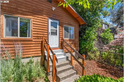 210 W Franklin St, Bingen, WA 98605 - Photo 3