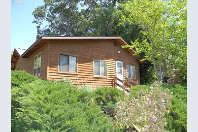 210 W Franklin St, Bingen, WA 98605 - Photo 1