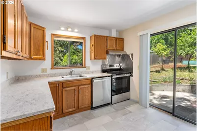 210 W Franklin St, Bingen, WA 98605 - Photo 13