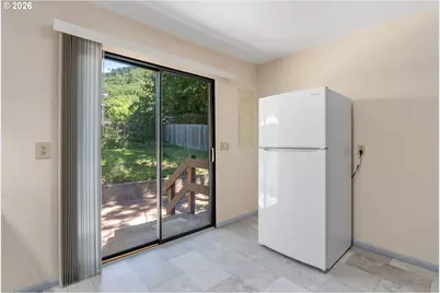 210 W Franklin St, Bingen, WA 98605 - Photo 15