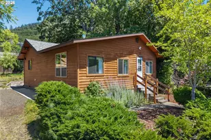 210 W Franklin St, Bingen, WA 98605 - Photo 1