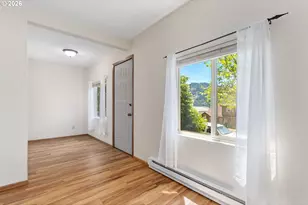210 W Franklin St, Bingen, WA 98605 - Photo 9