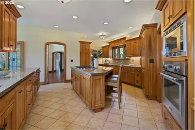 5570 SW Menefee Dr, Portland, OR 97239 - Photo 21