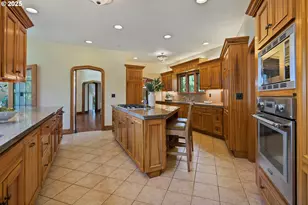 5570 SW Menefee Dr, Portland, OR 97239 - Photo 21