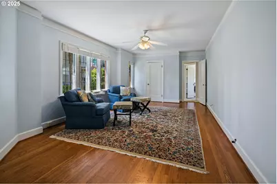 5570 SW Menefee Dr, Portland, OR 97239 - Photo 35