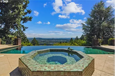 5570 SW Menefee Dr, Portland, OR 97239 - Photo 43