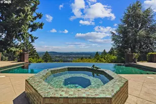 5570 SW Menefee Dr, Portland, OR 97239 - Photo 43