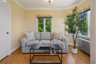 5570 SW Menefee Dr, Portland, OR 97239 - Photo 33