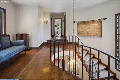 5570 SW Menefee Dr, Portland, OR 97239 - Photo 31