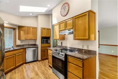 701 SW Linneman Ct, Gresham, OR 97030 - Photo 13