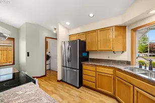 701 SW Linneman Ct, Gresham, OR 97030 - Photo 15