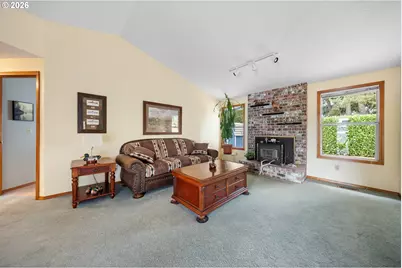 701 SW Linneman Ct, Gresham, OR 97030 - Photo 5